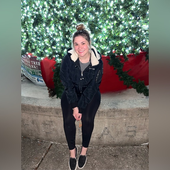 Meet your Posher, Gracie - Picture 2 of 3